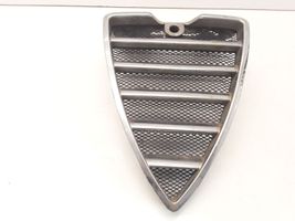 Alfa Romeo 166 Grille calandre supérieure de pare-chocs avant 