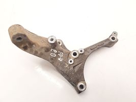 Honda Legend III KA9 Engine mounting bracket 