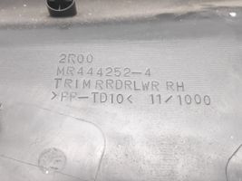 Mitsubishi Lancer Takaoven verhoilu MN185242HBX