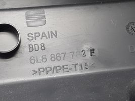 Seat Ibiza III (6L) Moldura de la aleta trasera 6L6867762F