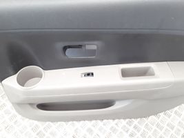 Daihatsu Sirion Rivestimento del pannello della portiera anteriore 67060B1010