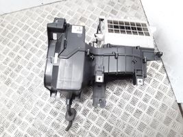 Daihatsu Sirion Carcasa de montaje de la caja de climatización interior 87010B1040