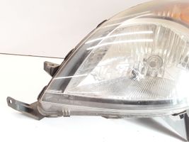 Toyota Yaris Verso Lampa przednia E49557