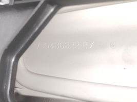 Renault Captur Światło fotela przedniego 739486822R