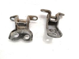 Toyota Avensis T250 Set di cerniere portiera anteriore 209