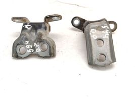 Toyota Avensis T250 Set di cerniere portiera anteriore 209