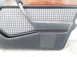 Mercedes-Benz E W124 Etuoven verhoilu 1247271064