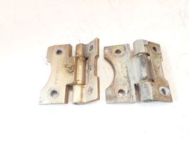 Mercedes-Benz W123 Kit de charnières de porte avant 1237200037