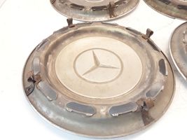 Mercedes-Benz W123 R 14 riteņa dekoratīvais disks (-i) 