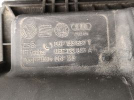 Volkswagen Golf V Engine cover (trim) 06F133837T