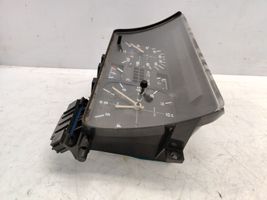 Volkswagen Polo II 86C 2F Tachimetro (quadro strumenti) 5440119300