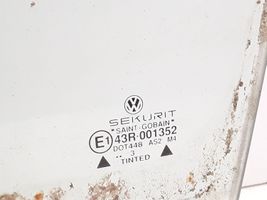 Volkswagen Vento Pagrindinis priekinių durų stiklas (keturdurio) 43R001352