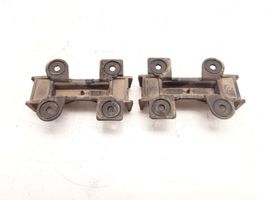 Audi 80 90 B2 Support de pare-chocs arrière 811807253