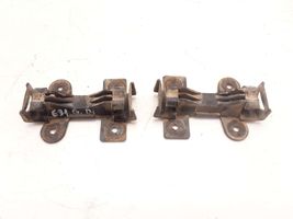 Audi 80 90 B2 Support de pare-chocs arrière 811807253