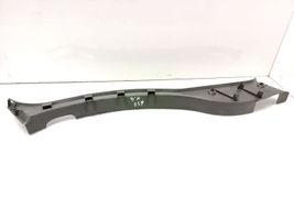 Mazda 929 Rivestimento passaruota posteriore H26068490