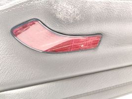 Mazda 929 Moldura del tarjetero de la puerta trasera 