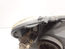 Toyota Yaris Lampa przednia 811500D081