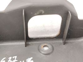 Mazda 929 Cornice di rivestimento della regolazione del sedile della portiera anteriore H26057069