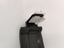 Mazda 929 Panelės apdailos skydas (apatinis) 89911