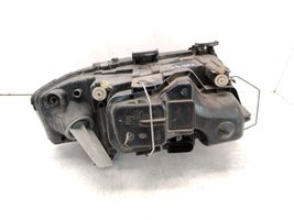 Audi A6 S6 C5 4B Lampa przednia 15592300