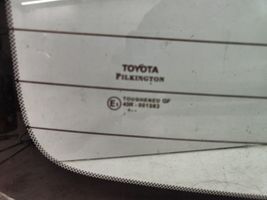 Toyota Avensis T270 Szyba tylna 43R001583