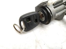 Toyota Corolla E120 E130 Juego de cerradura y set ECU del motor 8966102A60