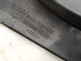 BMW X3 E83 Rivestimento vano piedi laterale 51437051423