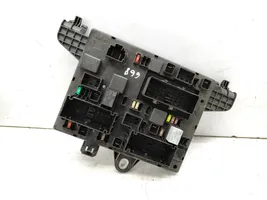 Opel Astra J Module de fusibles 13343950