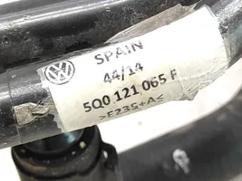 Volkswagen Golf VII Caurulīte (-es) / šļūtene (-es) 5Q0121065F