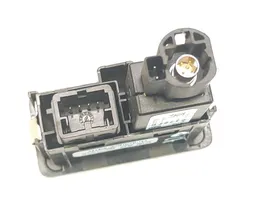 Volkswagen Golf VII AUX in-socket connector 5G0035222D