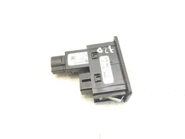 Volkswagen Golf VII Câble adaptateur AUX 5G0035222D