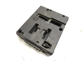 Renault Scenic I Module de fusibles 7703297929