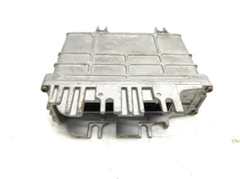 Volkswagen Golf III Sterownik / Moduł ECU 0261203650