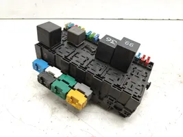 Volkswagen Golf III Fuse module 357937039