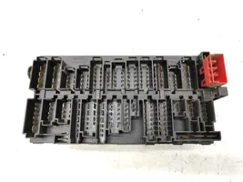 Volkswagen Golf III Module de fusibles 357937039