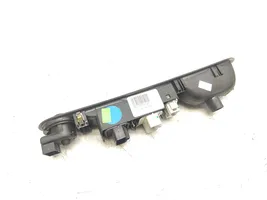 Renault Espace IV Interruttore di controllo dell’alzacristalli elettrico 8200328426