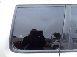 Nissan X-Trail T30 Fenêtre latérale vitre arrière 833008H301