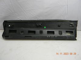 Audi Q3 F3 Takaoven lista (muoto) 83A853970A