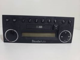 Skoda Fabia Mk1 (6Y) Radio/CD/DVD/GPS-pääyksikkö 6Y0035152