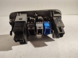 Renault Scenic I Seat heating switch 7700432429