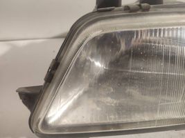 Peugeot 405 Lampa przednia 9615033680