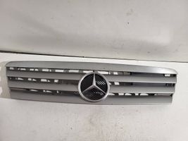 Mercedes-Benz A W168 Grille calandre supérieure de pare-chocs avant 688800083