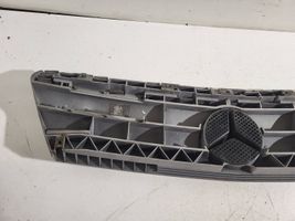 Mercedes-Benz A W168 Grille calandre supérieure de pare-chocs avant 688800083