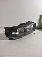 Volvo V70 Lampa przednia 8693548