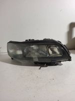 Volvo V70 Lampa przednia 8693548