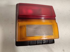 Audi 100 S4 C4 Lampy tylnej klapy bagażnika 443945225