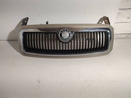 Skoda Fabia Mk1 (6Y) Maskownica / Grill / Atrapa górna chłodnicy 6y0823574