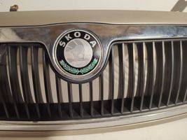 Skoda Fabia Mk1 (6Y) Maskownica / Grill / Atrapa górna chłodnicy 6y0823574