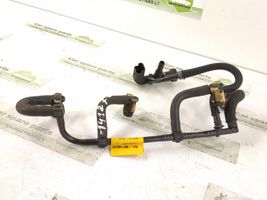 Mercedes-Benz A W176 Tuyau d'alimentation conduite de carburant 