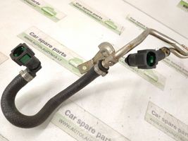 Mercedes-Benz A W176 Tuyau d'alimentation conduite de carburant 